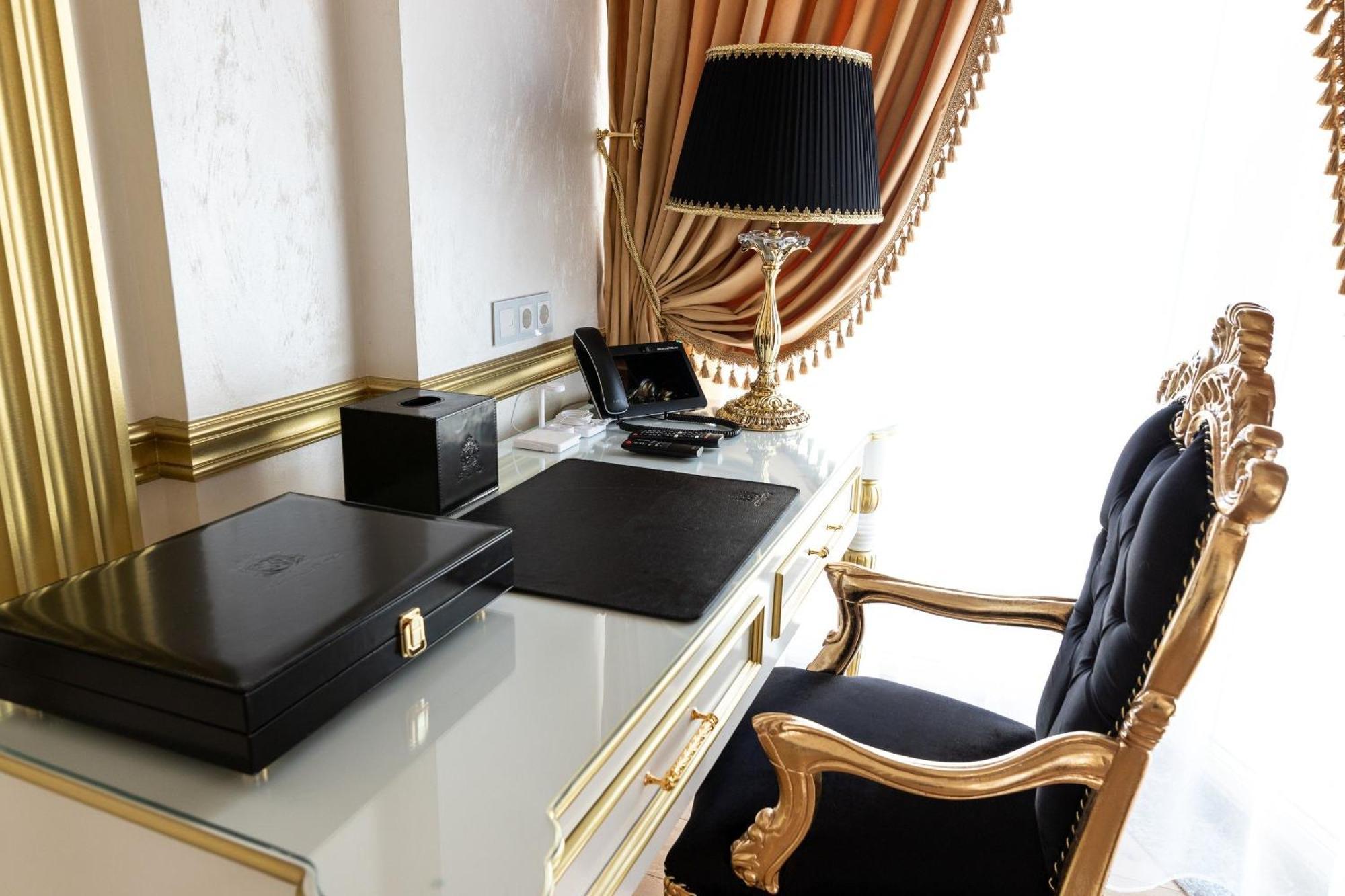Royal Palace Luxury Hotel And Spa Khmel'nyts'kyy Room photo